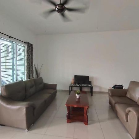 Karak Indah Homestay Екстериор снимка