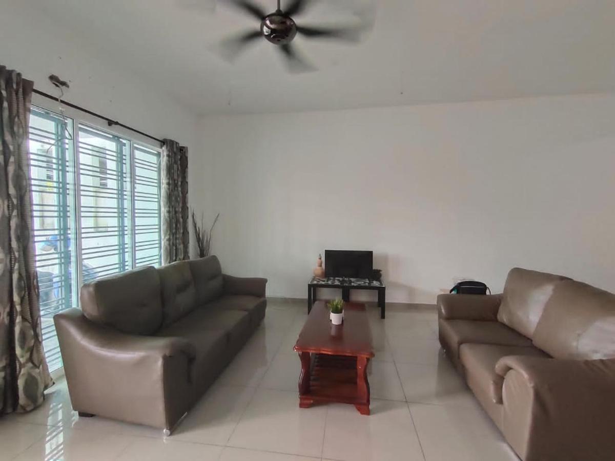 Karak Indah Homestay Екстериор снимка